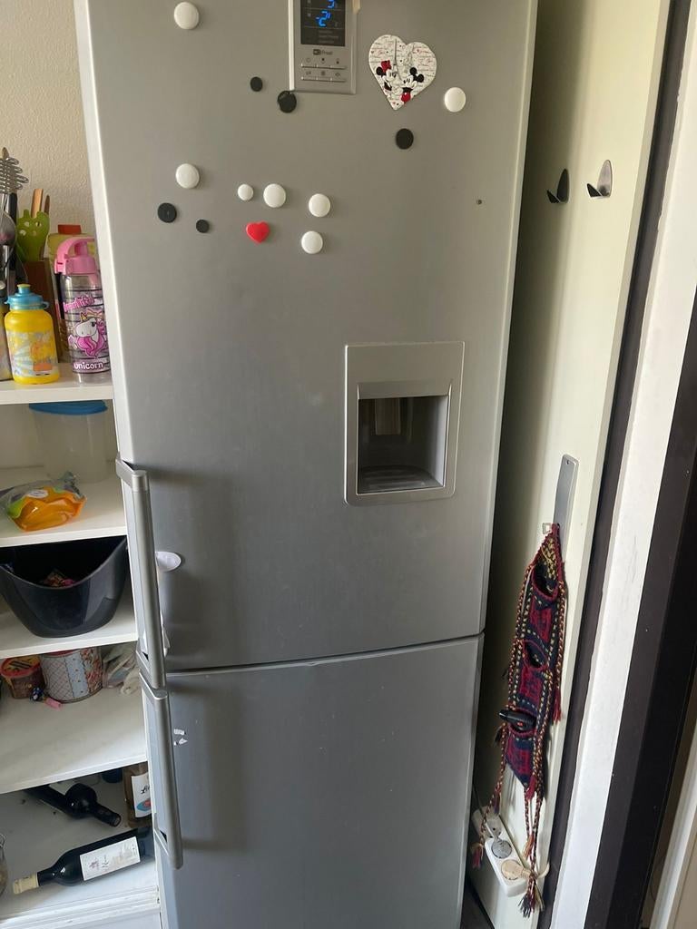 “Samsung koel-vriescombinatie – grijs – werkt perfect”, 200 liter of meer, Met aparte vriezer, Zo goed als nieuw, 160 cm of meer
