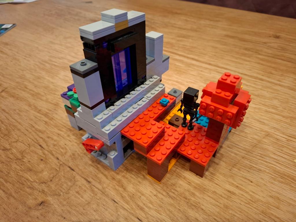 LEGO Minecraft 21172 Het Verwoeste Portaal, Minecraft, Lego, Ophalen of Verzenden, Zo goed als nieuw