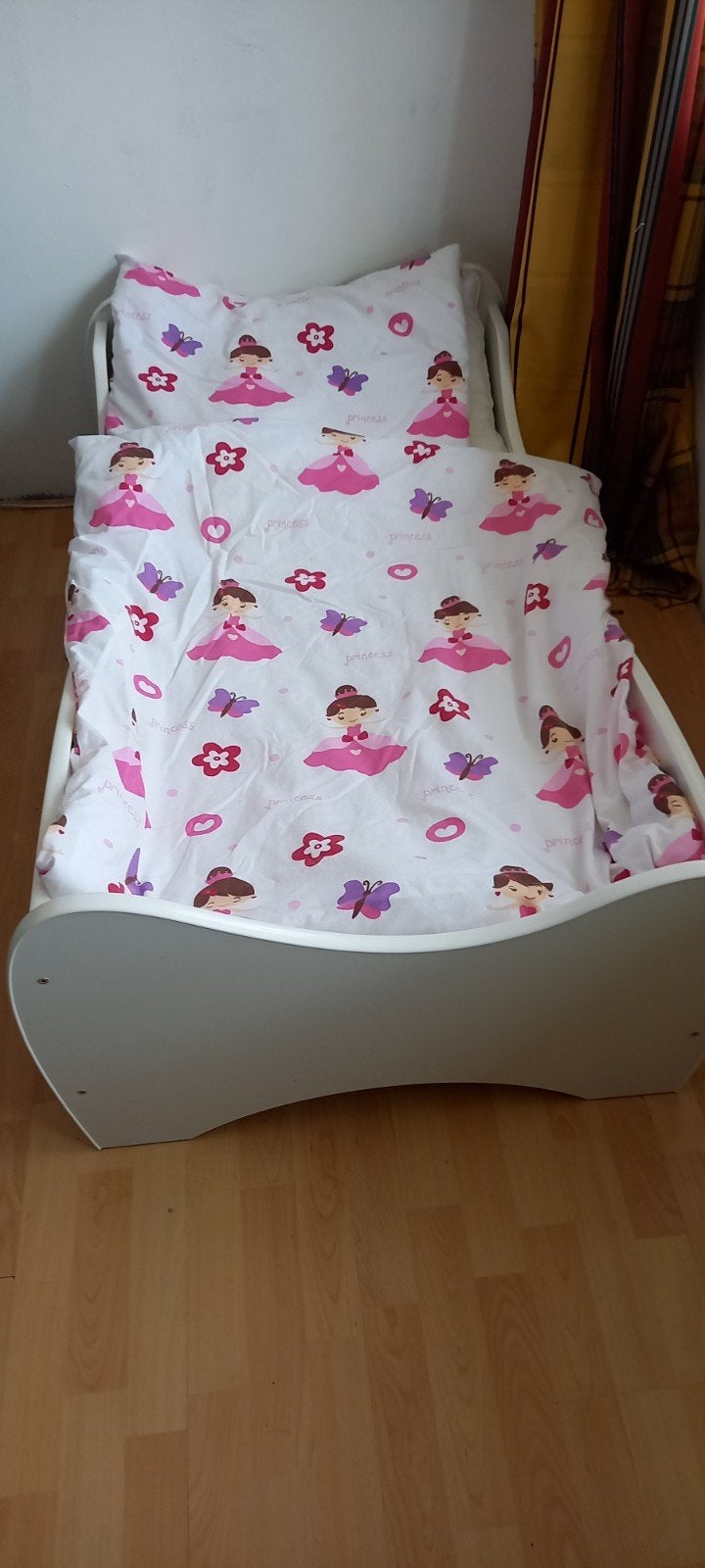 Kinderbed met prinsessen dekbedovertrek, Gebruikt, 70 tot 85 cm, 140 tot 160 cm, Ophalen