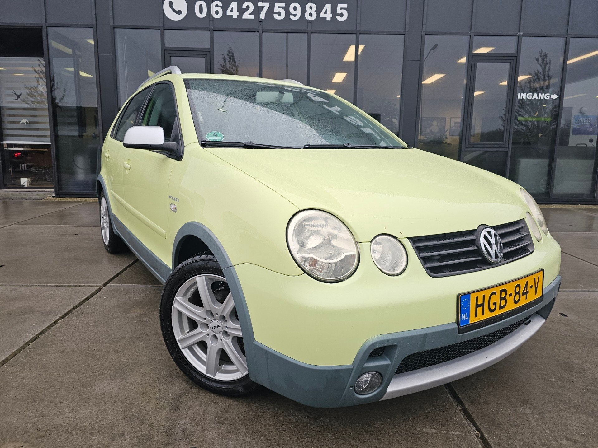 Volkswagen POLO 1.4-16V Cross FUN - Airco - LPG g3 -, Auto's, Voorwielaandrijving, Gebruikt, Zwart, 4 cilinders