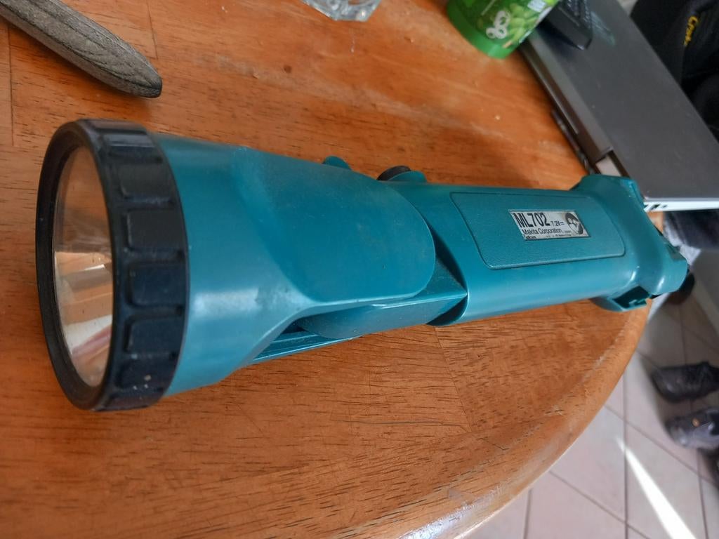 Makita ML 702 zaklamp, krypton, zonder accu 7,2 V, Ophalen of Verzenden, Zo goed als nieuw, Accu