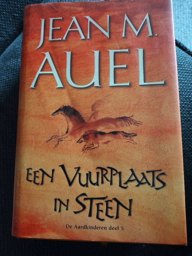 Jean M Auel Een vuurplaats in Steen Hardcover, Boeken, Ophalen of Verzenden, Jean M. Auel