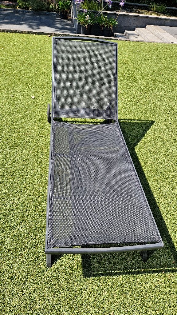 Ligbed, aluminium met textileen, Tuin en Terras, Ophalen, Zo goed als nieuw, Aluminium, Verstelbaar