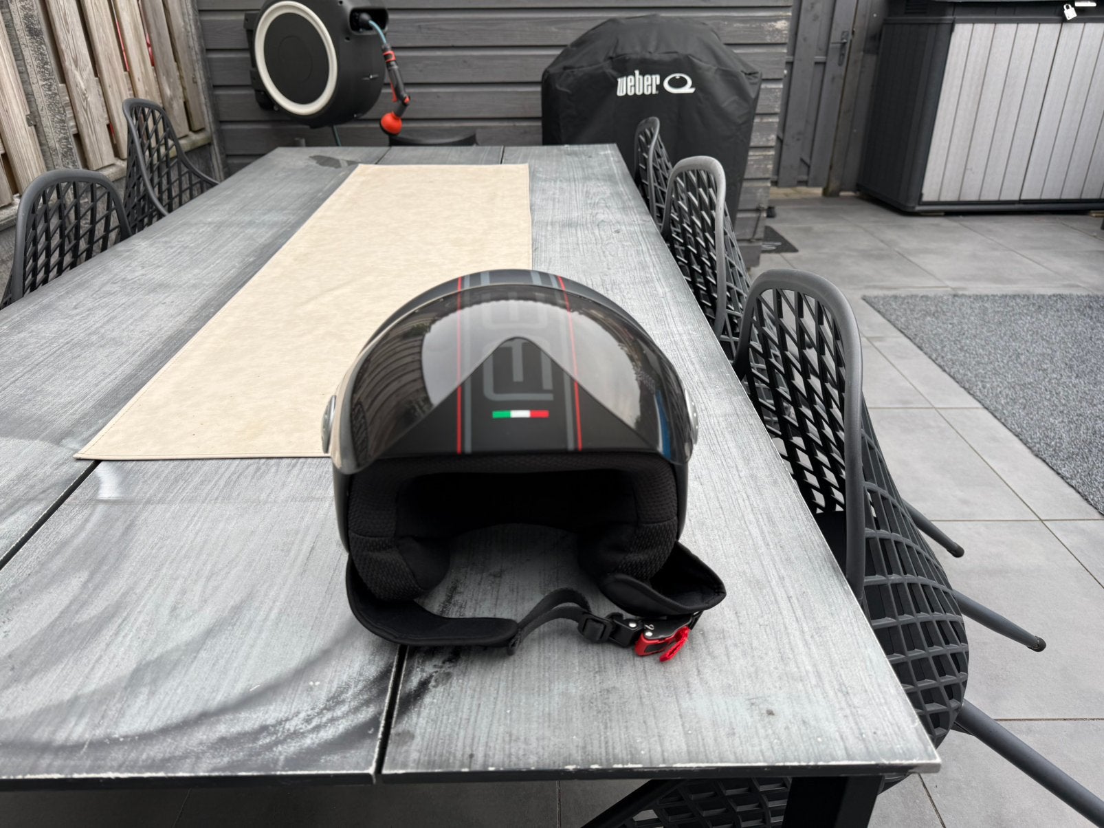Vespa helm beon design mat zwart, Ophalen of Verzenden, Zo goed als nieuw