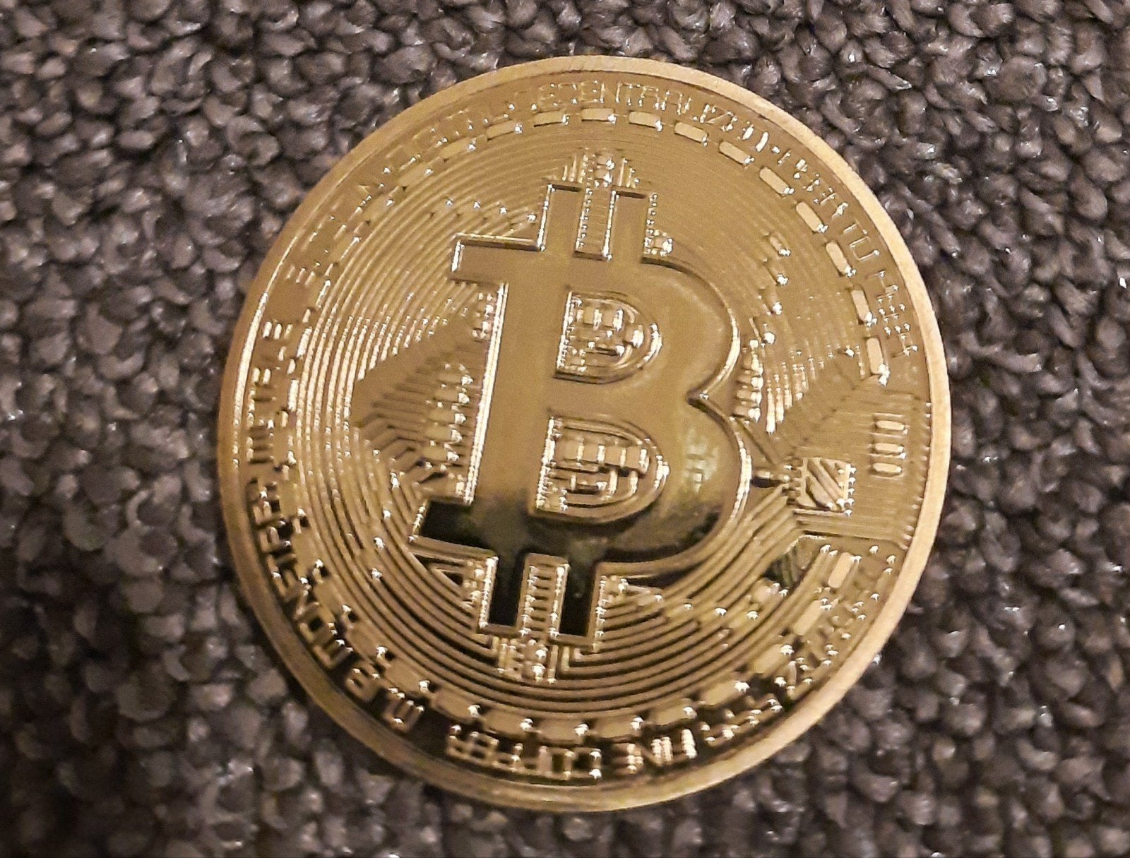 Bitcoin metalen munt (geen echt goud) in beschermhoesj, Ophalen of Verzenden, Nieuw
