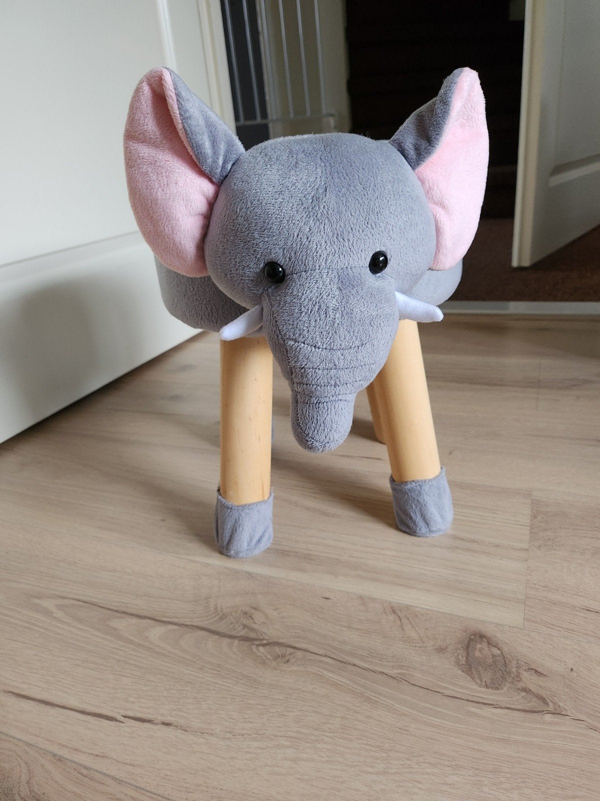 Poef olifant, Ophalen, Zo goed als nieuw, Hout