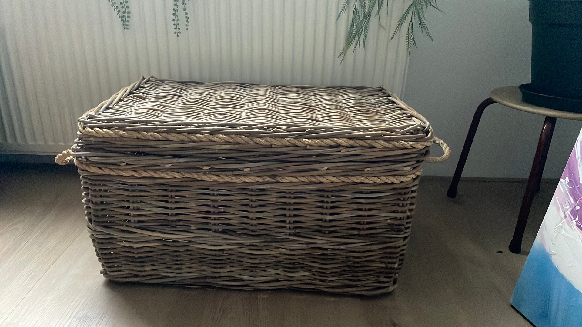 Grote stevige rieten opbergmand, Ophalen, Mand, Zo goed als nieuw, Gevlochten