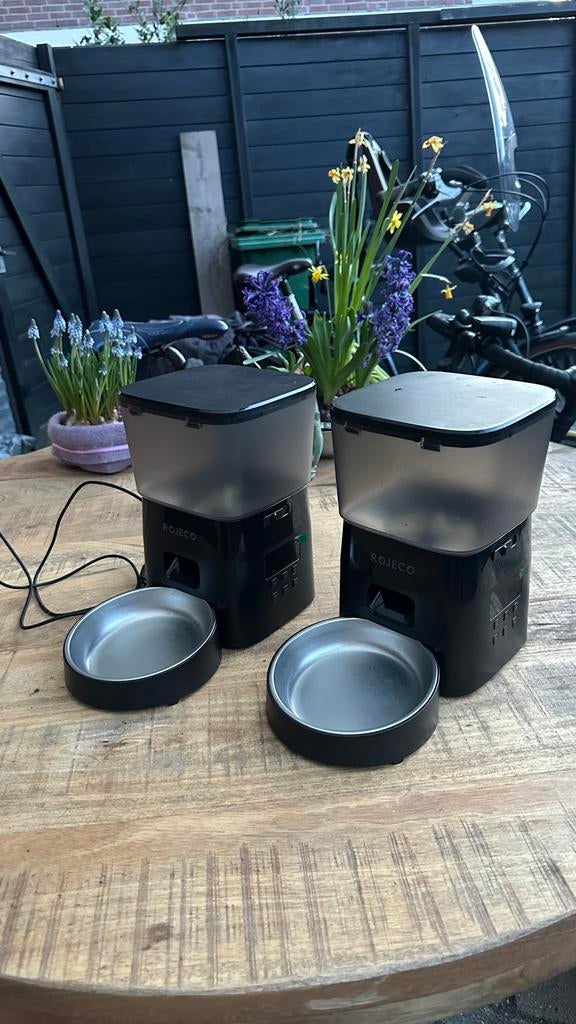 2x Automatische voerbak / katten, Ophalen of Verzenden, Zo goed als nieuw