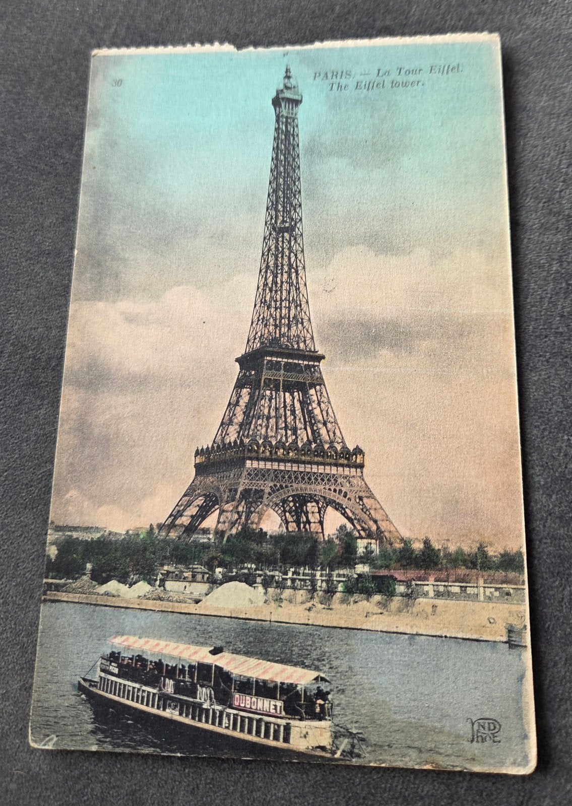 Oude ansichtkaart Eiffeltoren Parijs, met boot op de Seine, Verzenden, 1920 tot 1940, Ongelopen, Frankrijk