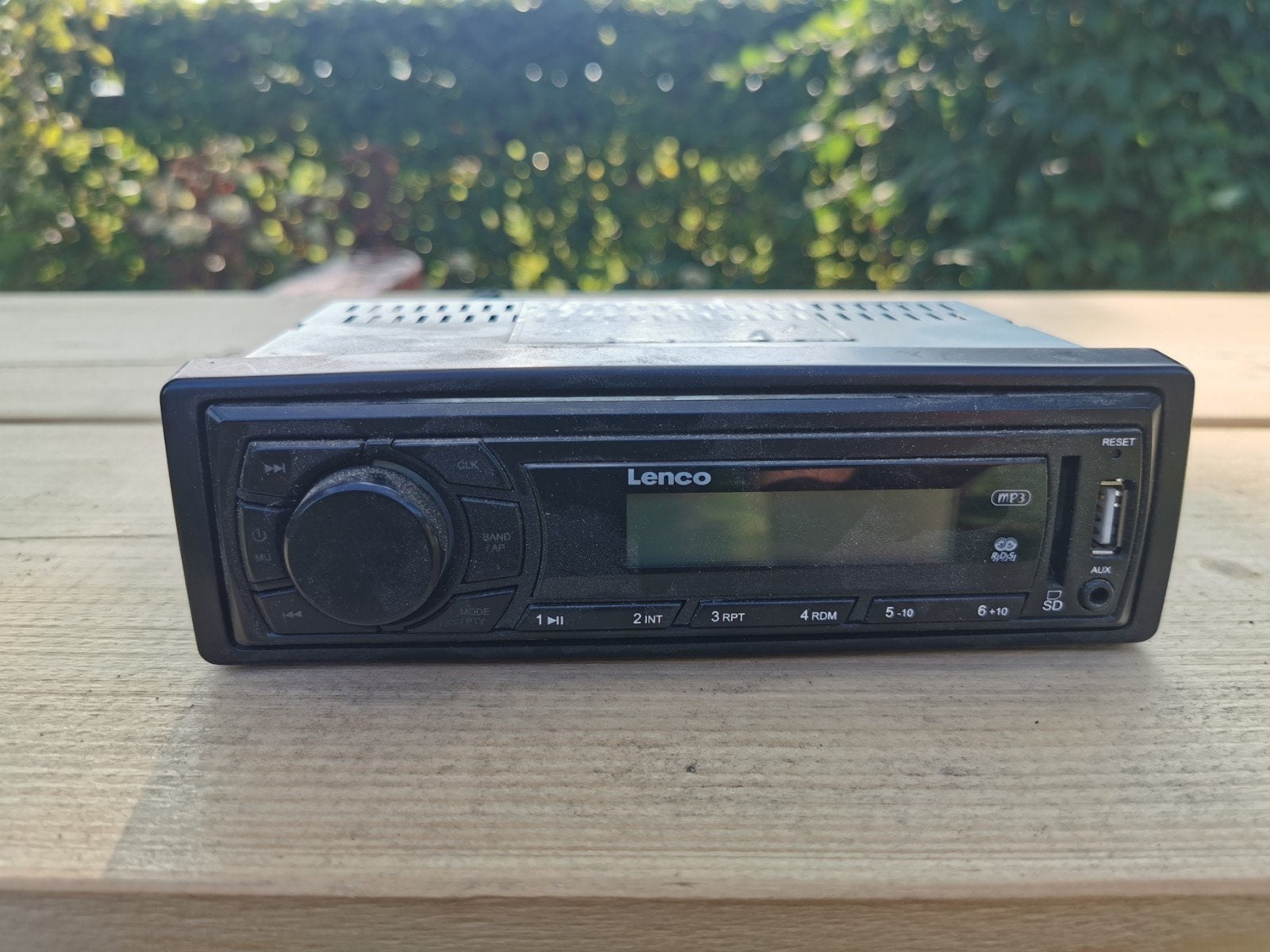 Lenco Autoradio met USB en SD-kaartlezer, Ophalen of Verzenden, Gebruikt