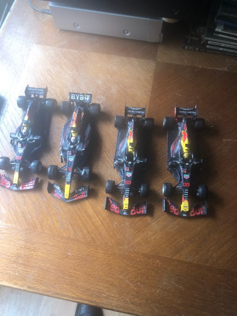 Red Bull Racing F1 schaalmodellen 1:24, Verzamelen, Ophalen of Verzenden, Gebruikt
