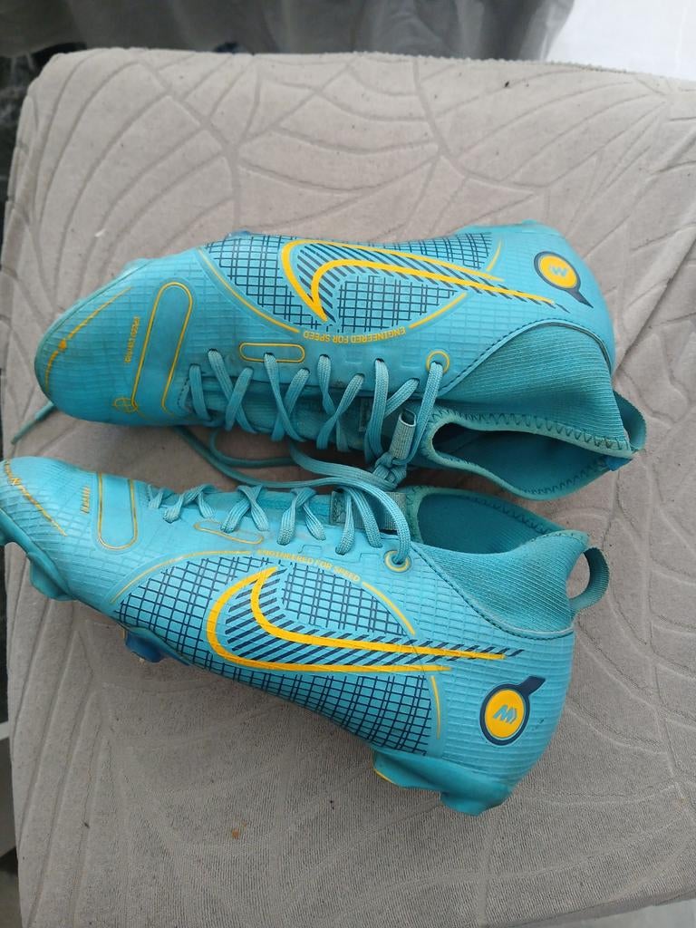 Nike voetbalschoenen maat 36,5. ALLEEN OPHALEN, Sport en Fitness, Voetbal, Gebruikt, Maat XS of kleiner, Schoenen, Ophalen of Verzenden