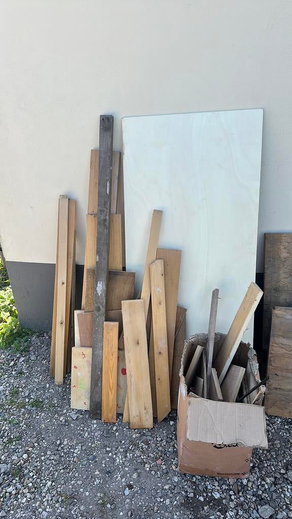 Gratis hout, voor kachel of bouwen - Hemmen, Doe-het-zelf en Verbouw, Hout en Planken, Gebruikt, Ophalen of Verzenden, 50 mm of meer