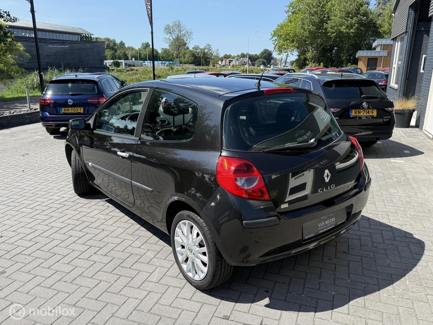 Renault Clio 1.4-16V Dynamique Luxe, airco, apk 07-2027, Auto's, Voorwielaandrijving, Gebruikt, Zwart, 4 cilinders