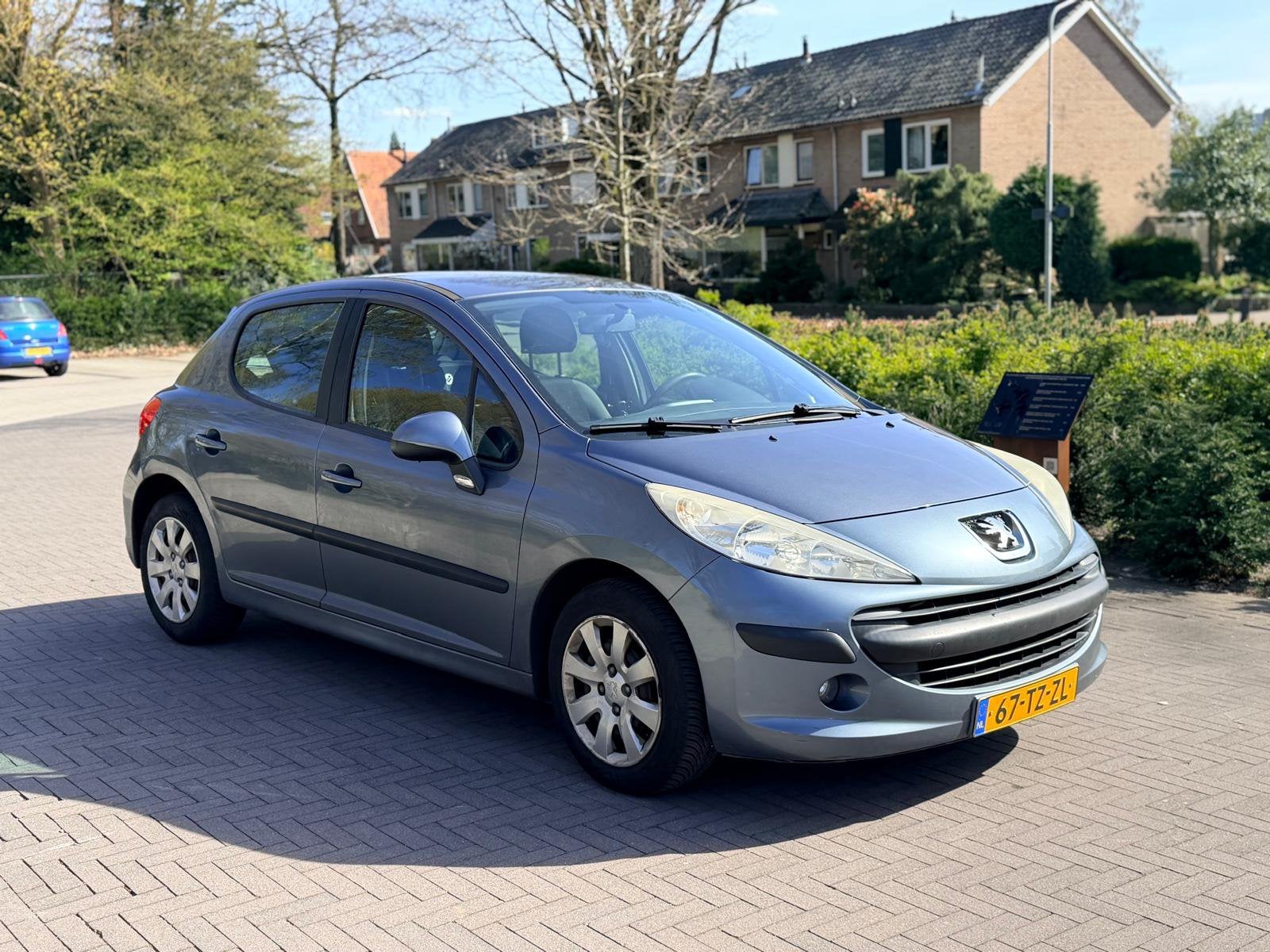 Peugeot 207 1.4 16V 5DRS 2007 Grijs/ TREKHAAK/AIRCO/NW APK, Voorwielaandrijving, Stof, 1360 cc, Zwart