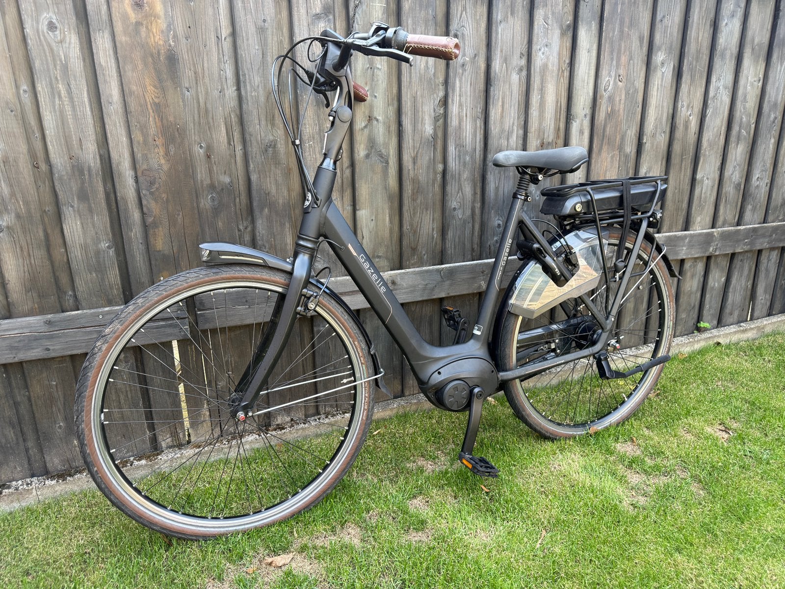 Gazelle Orange C8 HMB 57cm 400wh accu matt zwart, Ophalen of Verzenden, Zo goed als nieuw, 50 km per accu of meer, 55 tot 59 cm