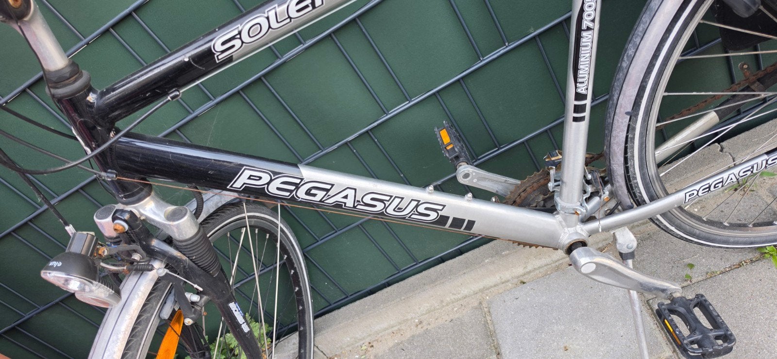 Pegasus Solero met Versnellingen en Fietstassen, Gebruikt, Velgrem, Versnellingen, 53 tot 57 cm