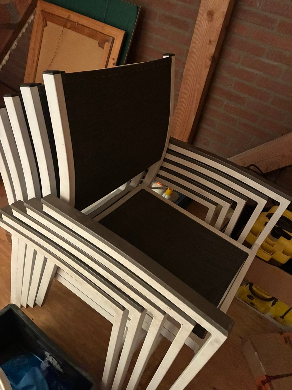 Tuintafel met 5 stapelbare stoelen - Modern en stevig, Ophalen, 5 zitplaatsen, Gebruikt, Eettafel