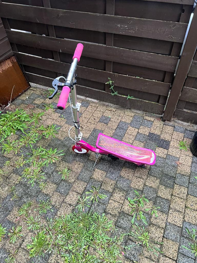Roze Space Scooter voor Kinderen, Fietsen en Brommers, Ophalen, Zo goed als nieuw, Gewone step