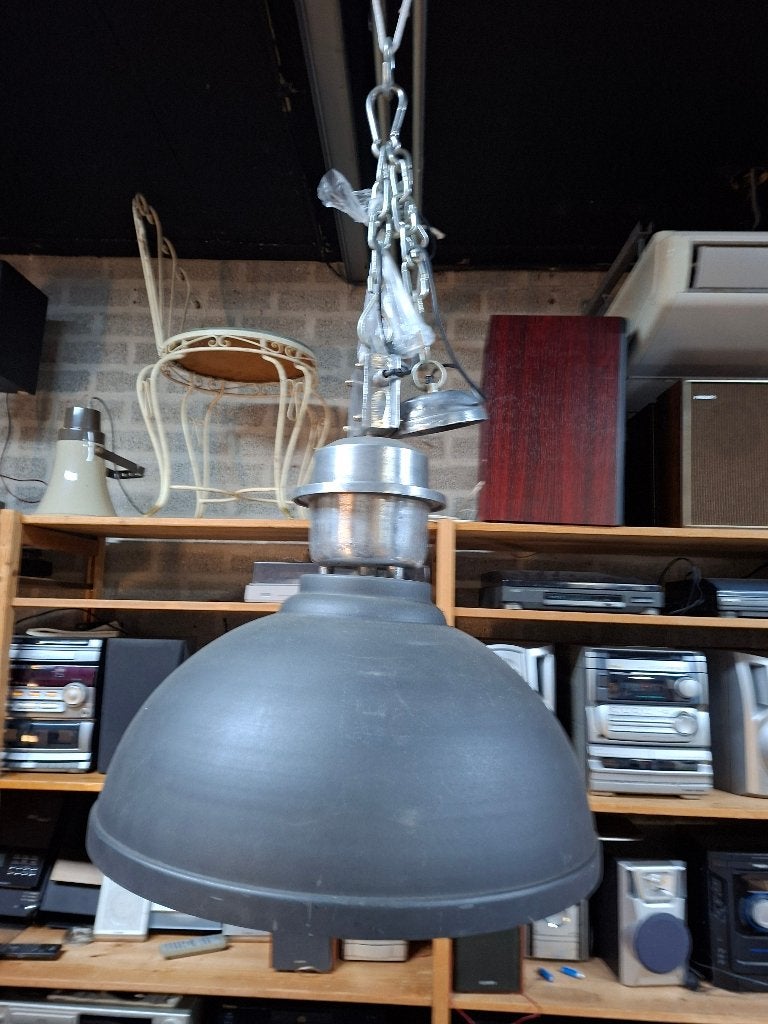 mooie grote induistriele metalen hanglamp, Huis en Inrichting, Lampen | Hanglampen, Ophalen of Verzenden, Gebruikt, Metaal