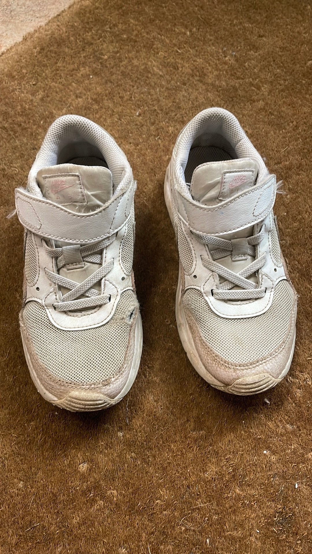 Nike schoenen maat 33, Gebruikt, Meisje, Sportschoenen, Ophalen of Verzenden