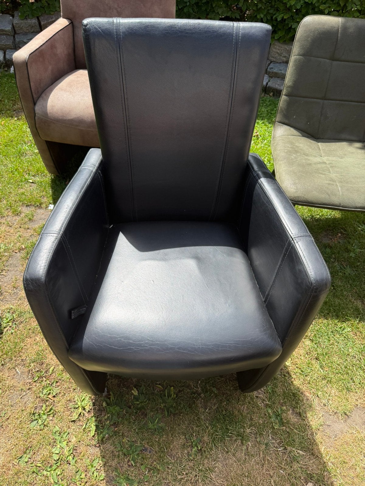 Zwarte leren stoelen 2 stuks met wieltjes, Huis en Inrichting, Stoelen, Ophalen, Gebruikt, Twee, Zwart