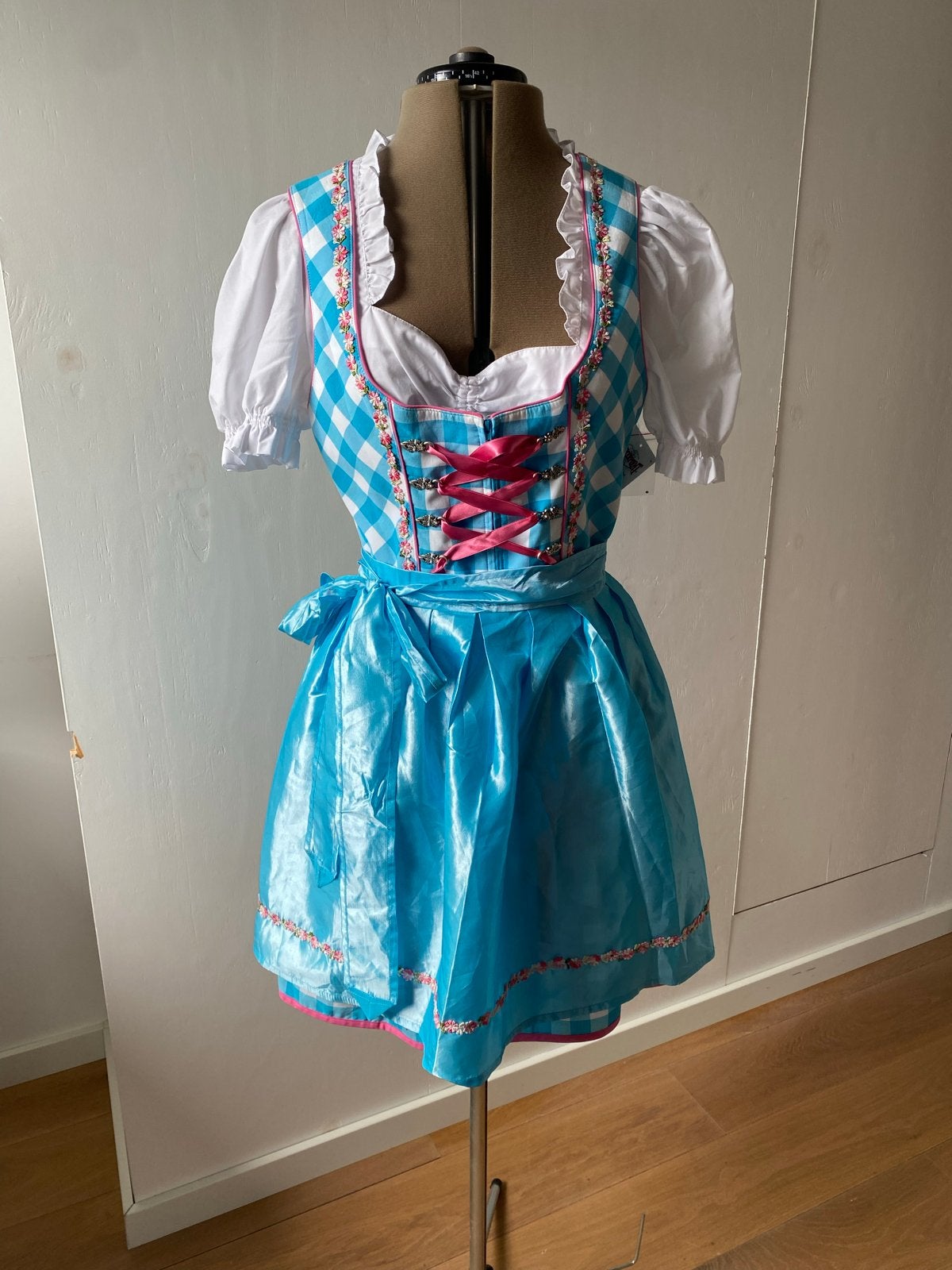 Dirndl 2-delig maat 42 Stockerpoint nieuw zonder blouse, Maat 42/44 (L), Nieuw, Ophalen of Verzenden, Overige thema's