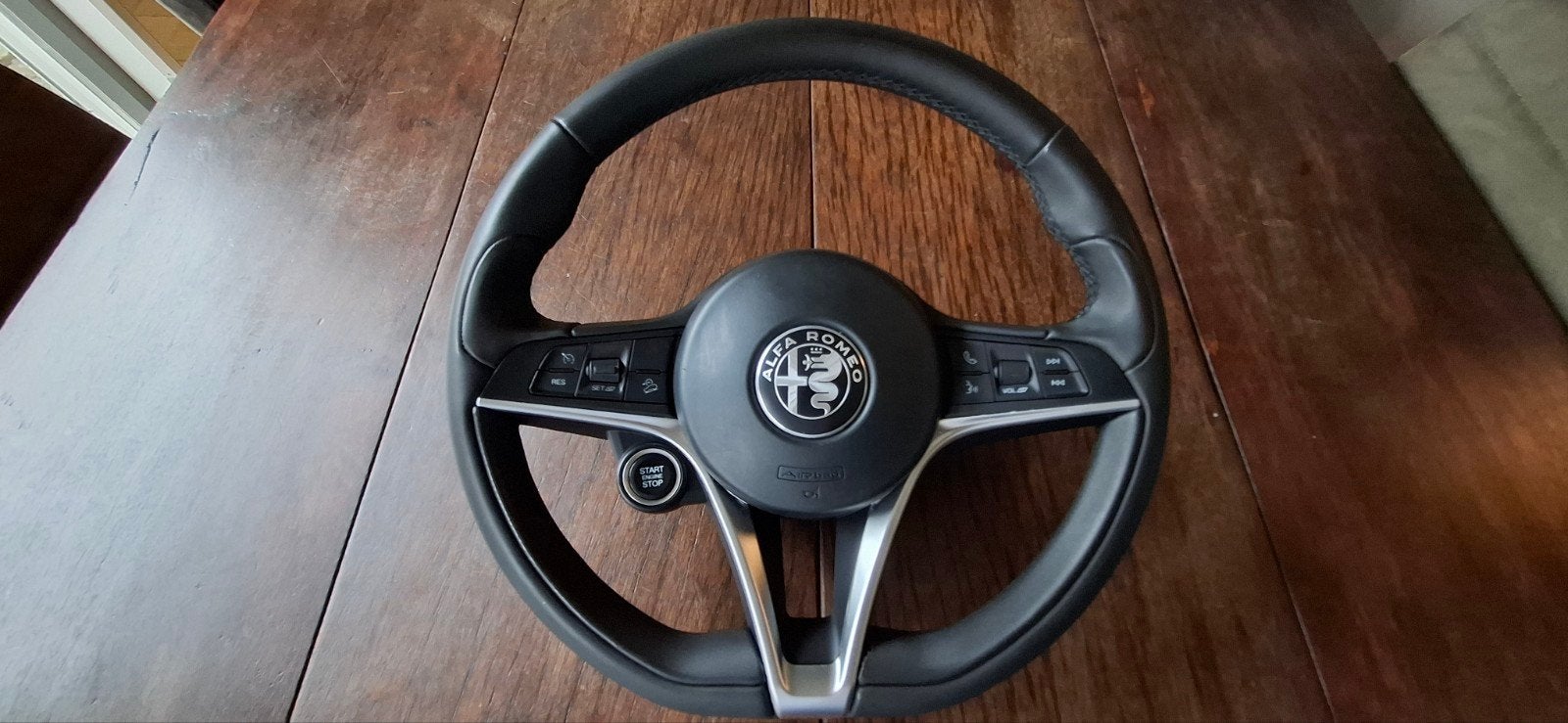 Alfa Romeo Giulia/Stelvio Stuurwiel met airbag - Nieuwstaat, Auto-onderdelen, Ophalen of Verzenden, Nieuw, Alfa Romeo