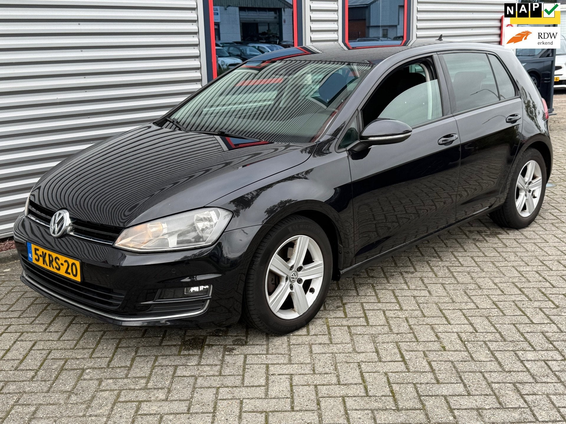 Volkswagen Golf 1.6 TDI Highline *NIEUWSTAAT*, Auto's, Voorwielaandrijving, Euro 5, Gebruikt, 4 cilinders
