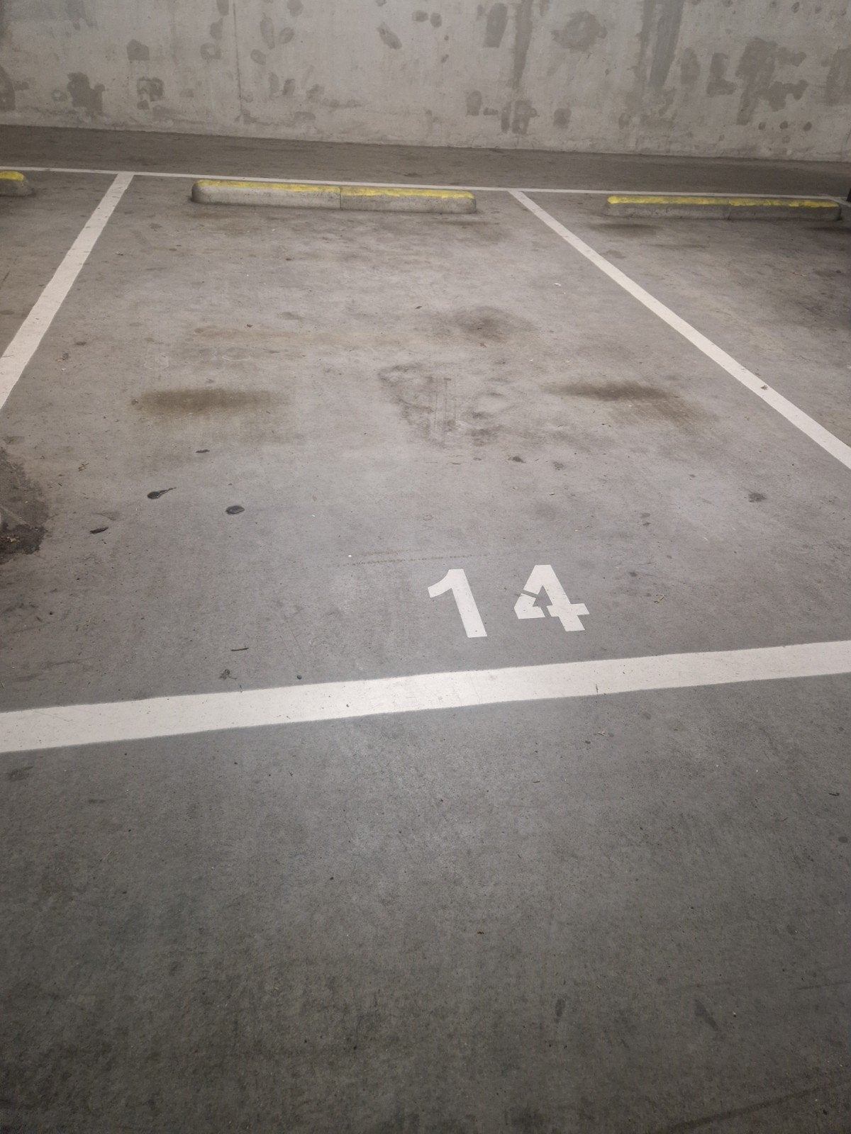 Parkeerplaats te huur op IJburg, Jean Desmetstraat, Auto diversen, Autostallingen en Garages