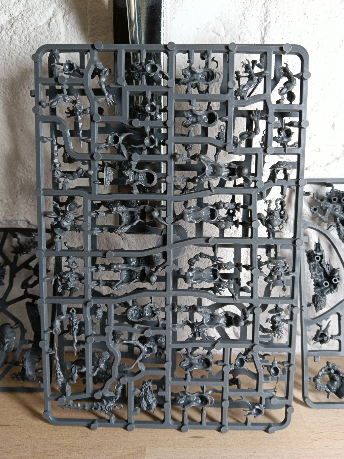 Warhammer Age of Sigmar Kruleboyz Murknob met Bel, Hobby en Vrije tijd, Wargaming, Ophalen of Verzenden, Nieuw, Warhammer, Figuurtje(s)
