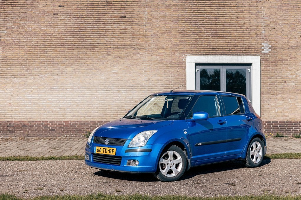 Suzuki Swift 1.5 Exclusive | Carplay | Airco | 5 deurs, Auto's, Voorwielaandrijving, Zwart, 4 cilinders, Swift