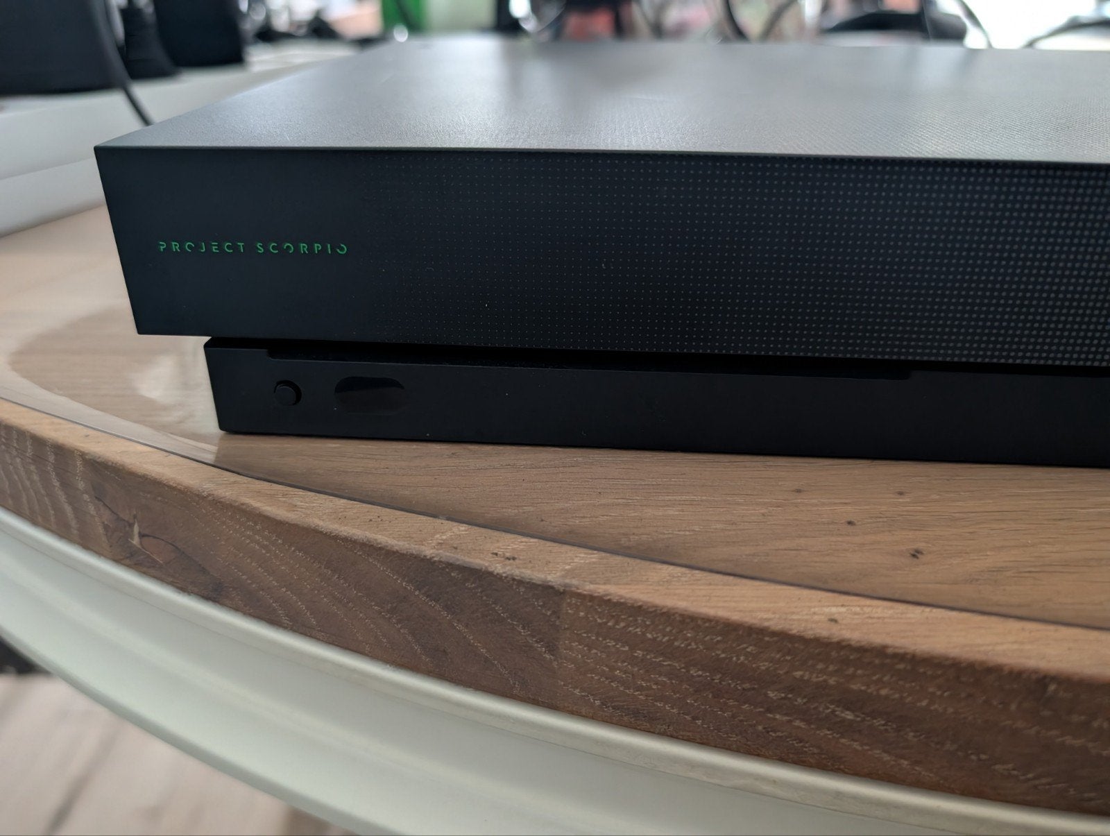 Xbox One X Project Scorpio Edition 1TB en 4 games, Spelcomputers en Games, Spelcomputers | Xbox One, Zo goed als nieuw, Xbox One X