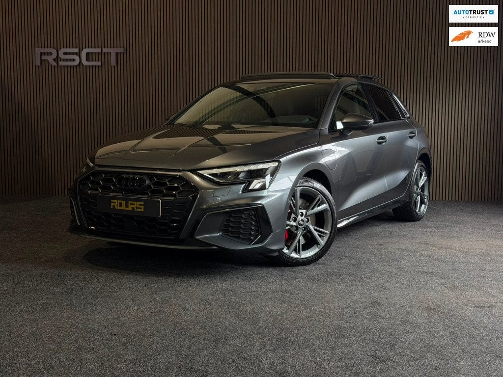 Audi A3 Sportback 45 TFSI e S edition Competition | Full Opt, Auto's, Audi, Gebruikt, Euro 6, 4 cilinders, 150 pk