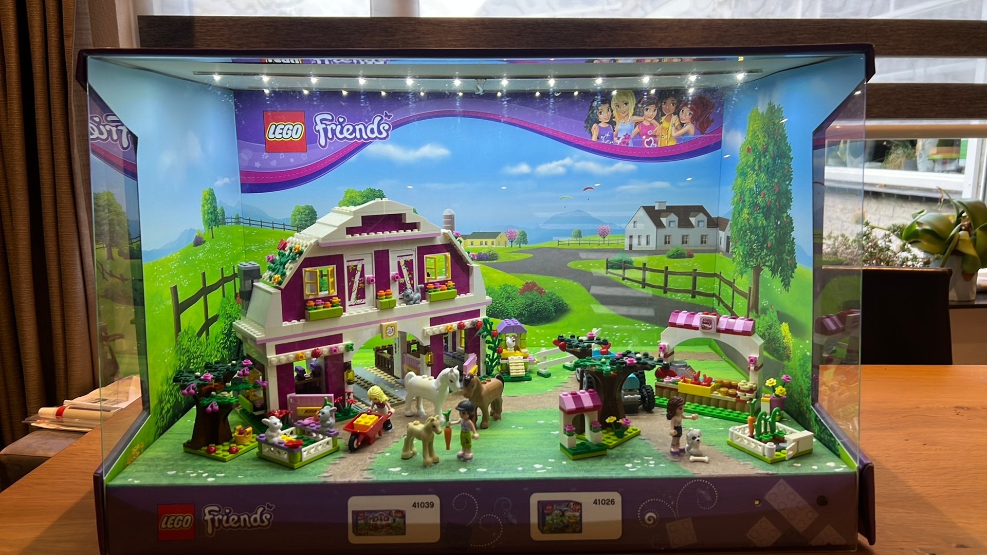 Lego Friends display 41039 en 41026, Ophalen, Zo goed als nieuw, Lego, Friends