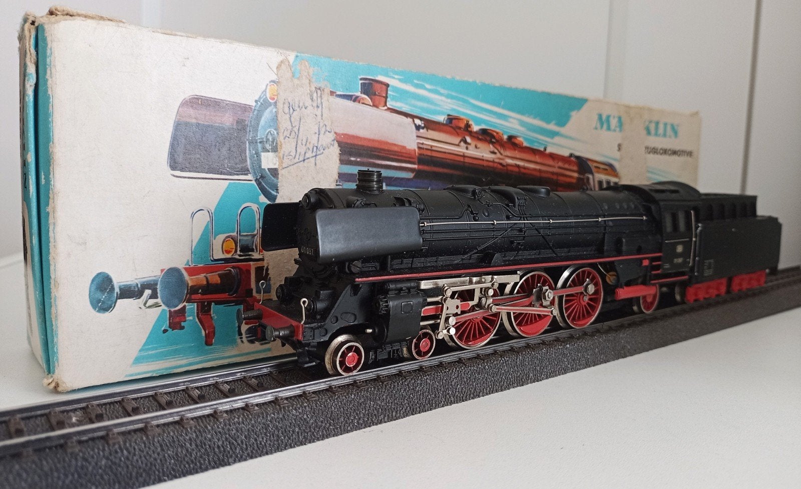 Märklin 3048 Stoomlocomotief BR 01 097 met tender in ovp (3), Wisselstroom, Gebruikt, Locomotief, Ophalen of Verzenden