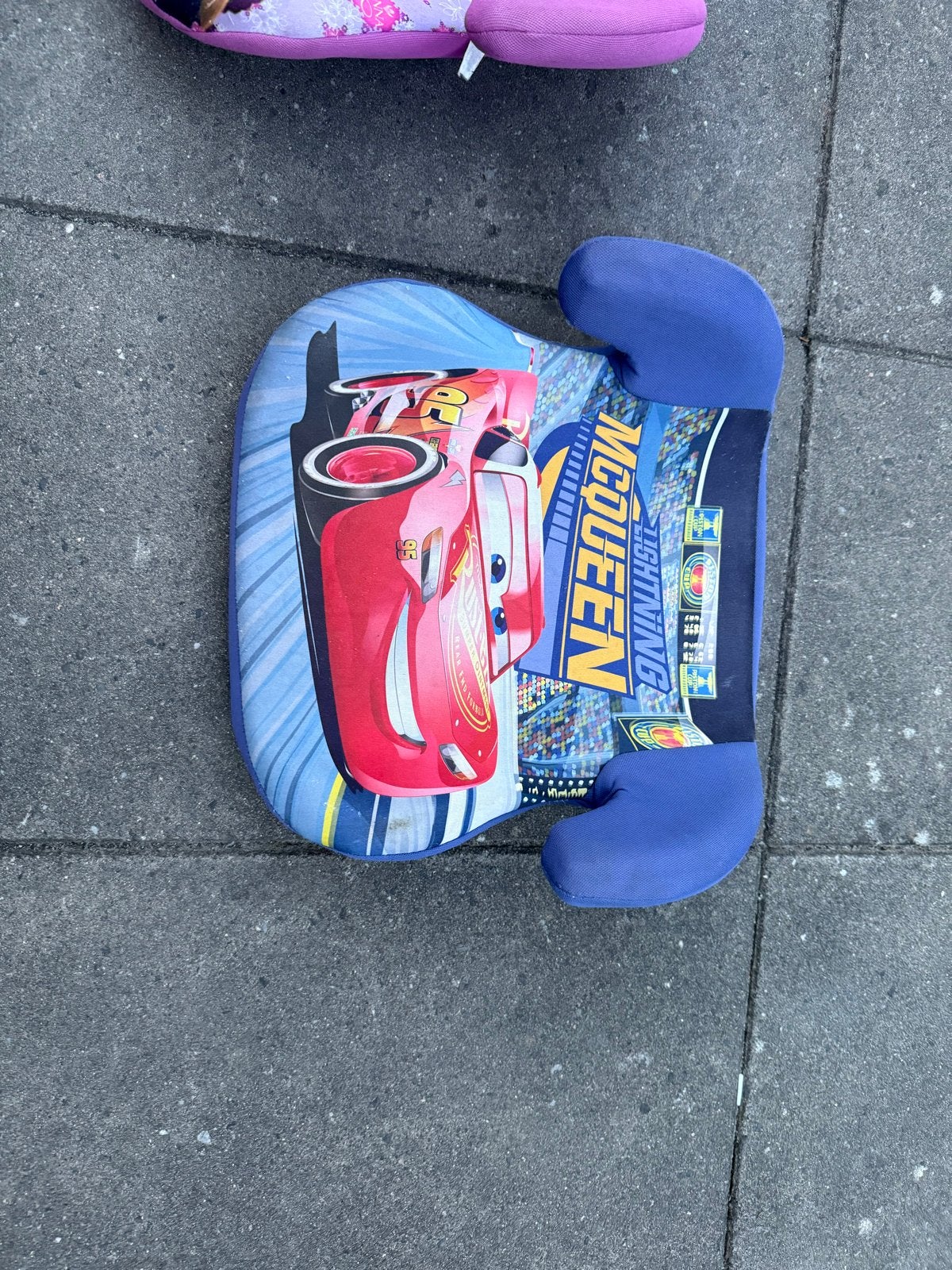 Autostoelverhoger Cars en Frozen (2 stuks), Kinderen en Baby's, Autostoeltjes, Overige merken, 15 t/m 36 kg, Ophalen of Verzenden