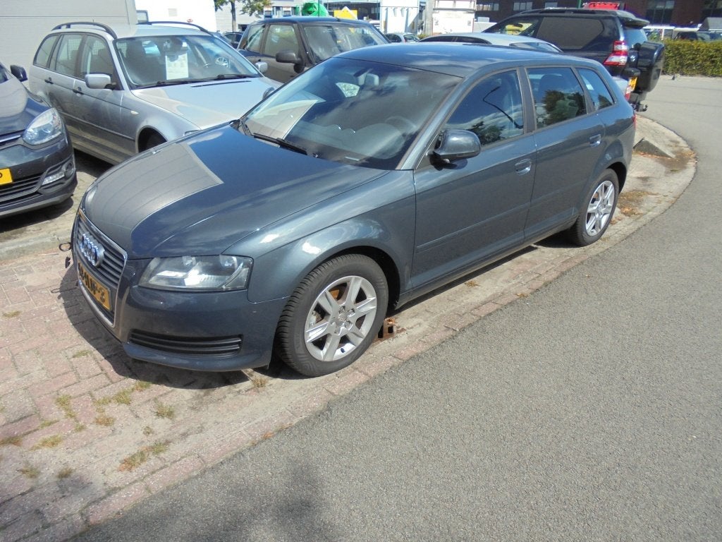 Audi A3 Sportback 1.8 TFSI Attr. B.E/kapotte ketting, Auto's, Audi, Euro 5, 15 km/l, Gebruikt, 1295 kg