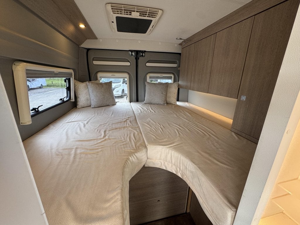 Pössl P2 Relax 2x Airco Enkele bedden Unieke Indeli, Caravans en Kamperen, Campers, Koelkast, Pössl, 6 tot 7 meter, Bedrijf