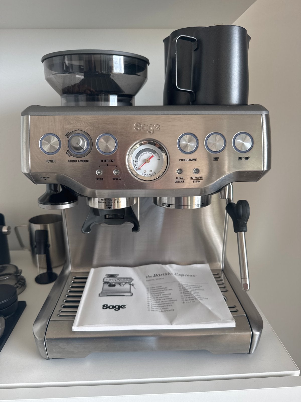 Sage Barista Express Espressomachine met accessoires, Espresso apparaat, Koffiebonen, Zo goed als nieuw, 2 tot 4 kopjes
