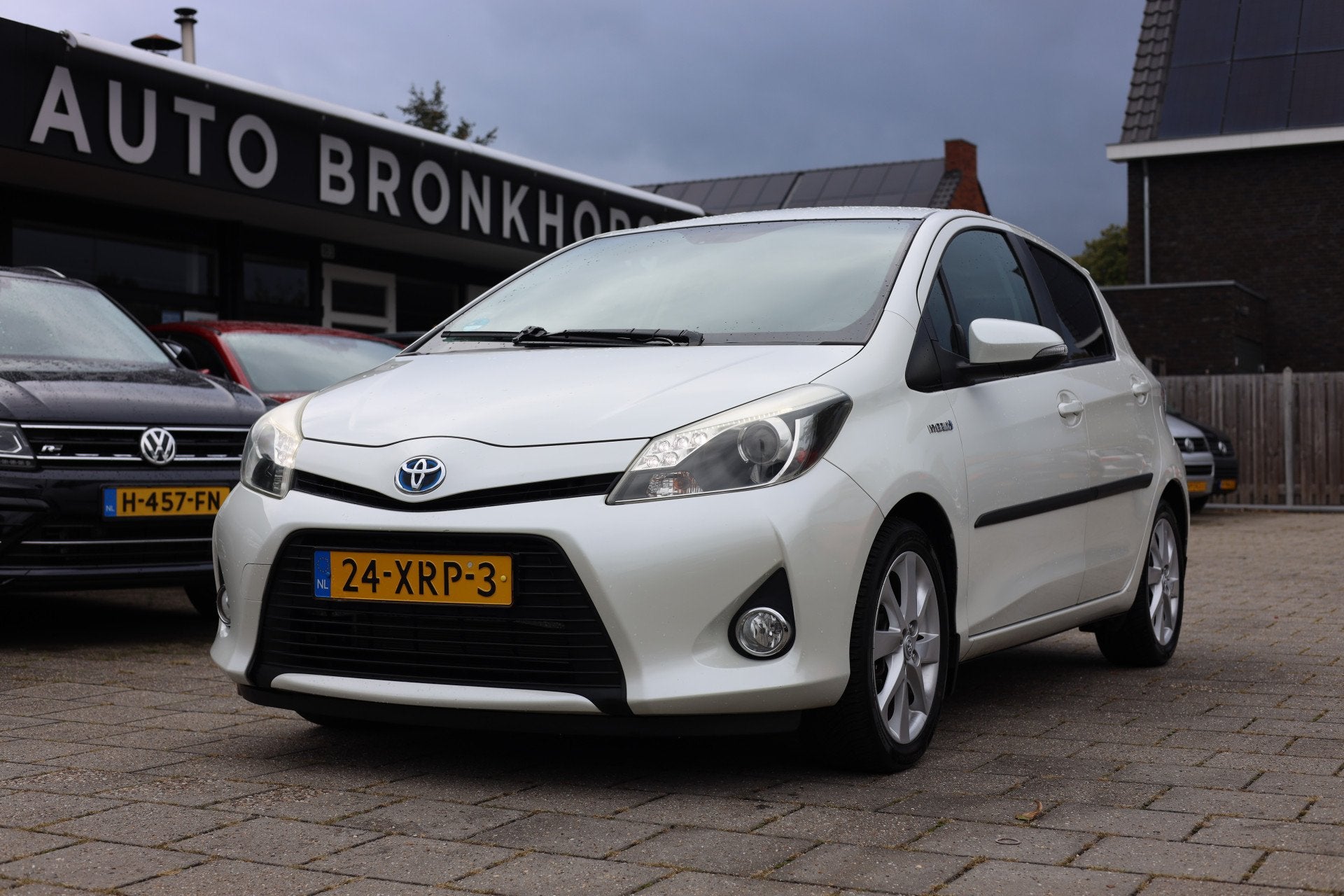 Toyota Yaris 1.5 FULL HYBRID DYNAMIC I CAMERA I NAVI I NL AU, Auto's, Euro 5, 1497 cc, Gebruikt, 4 cilinders