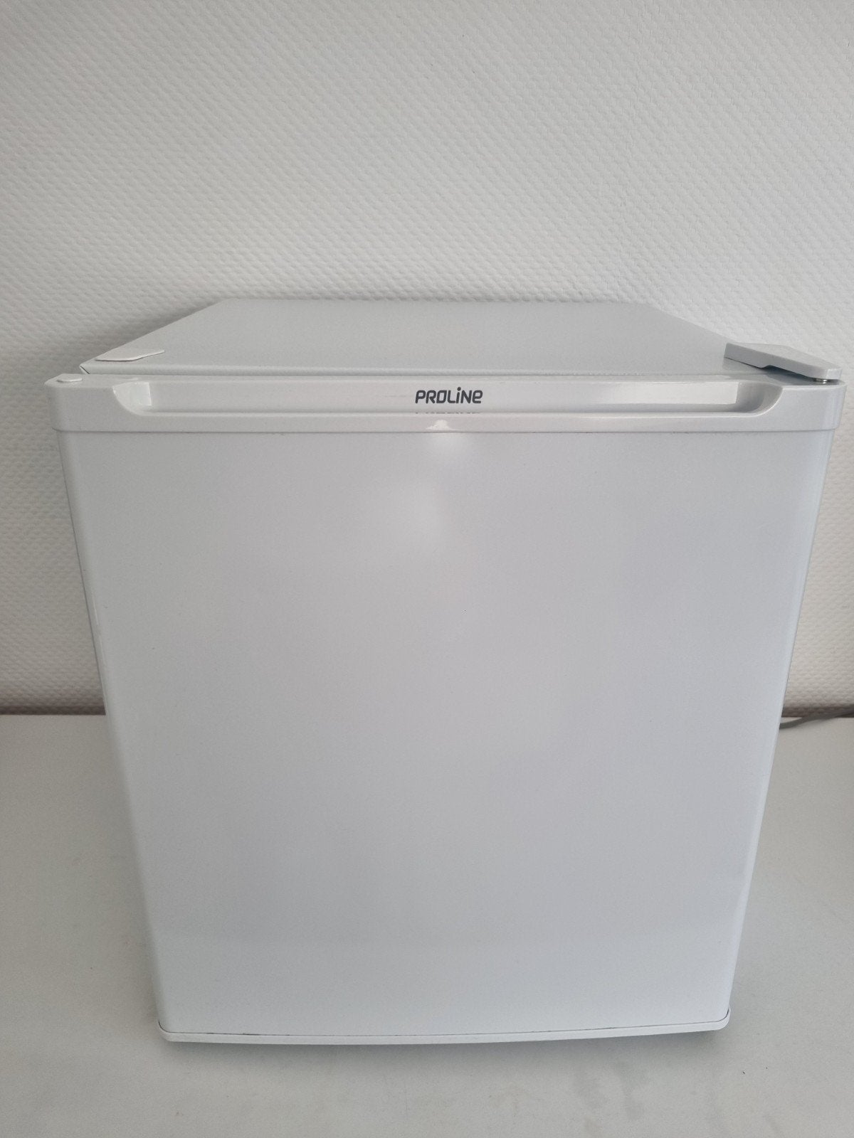 Proline mini koelkast met vriesvak - Compact en Efficiënt, Witgoed en Apparatuur, Ophalen, Gebruikt, Minder dan 75 liter, Met vriesvak