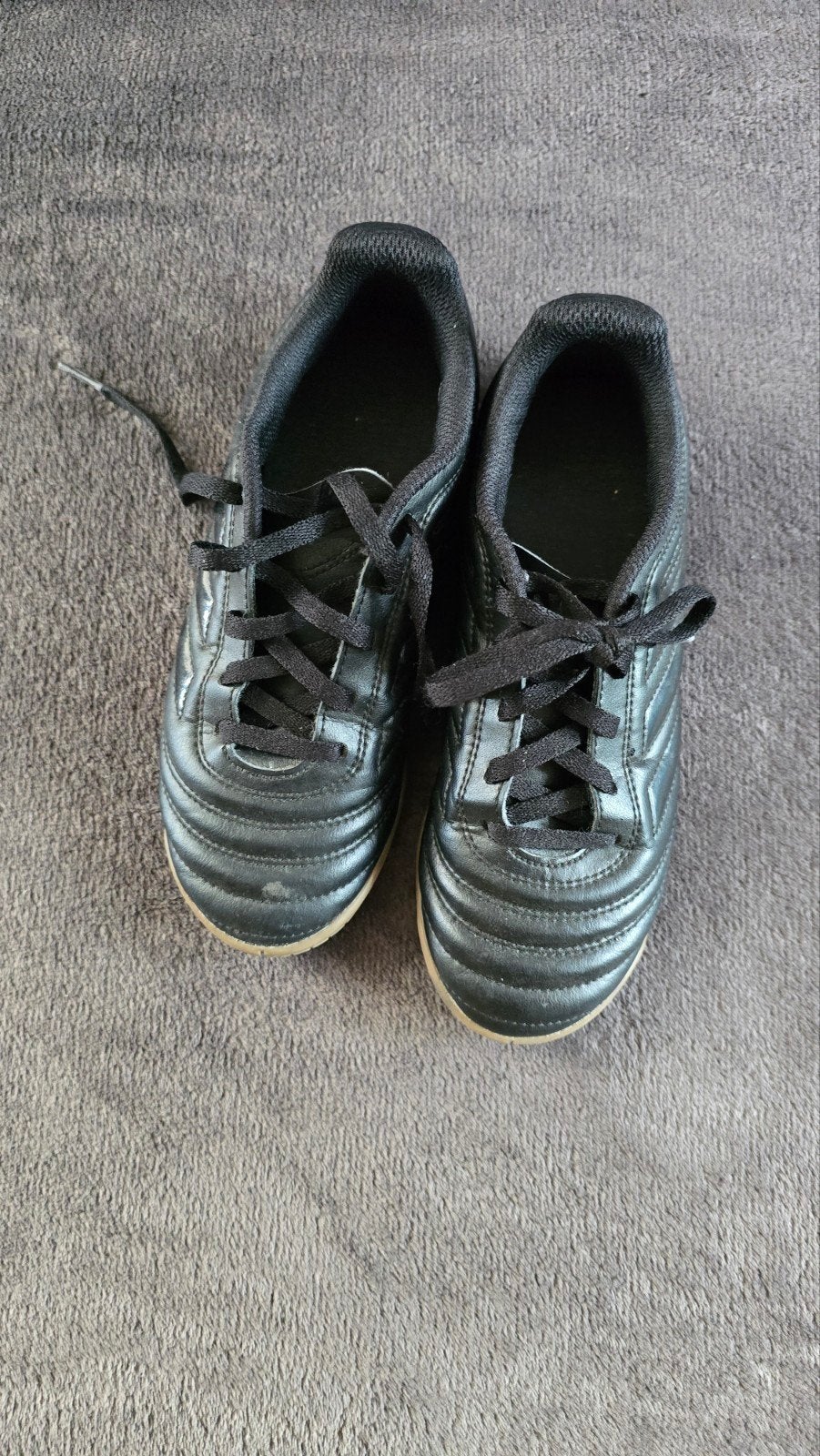 Adidas zaalschoenen maat 34, Ophalen of Verzenden, Zo goed als nieuw, Jongen of Meisje