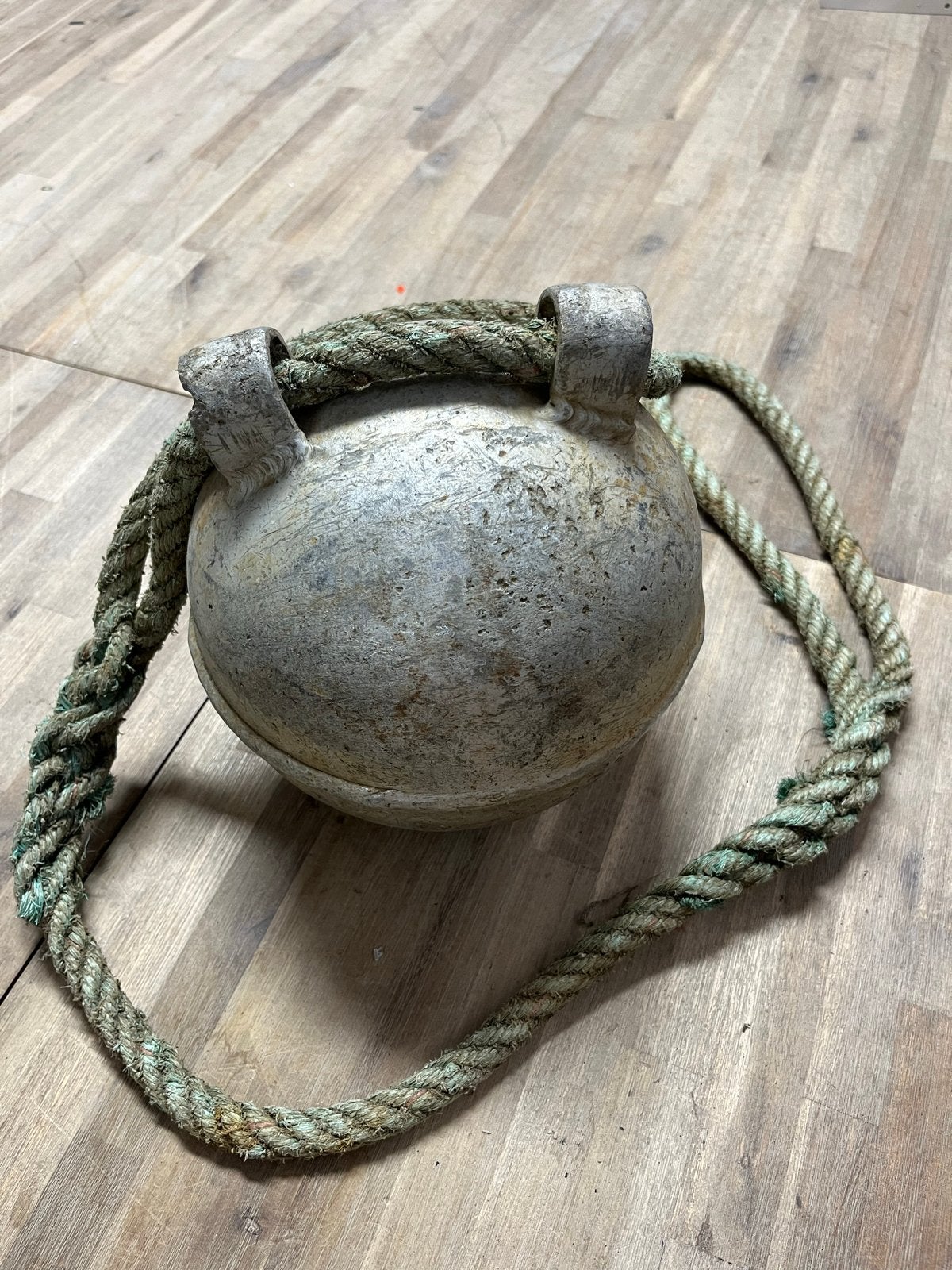 Vintage metal boei met touw - Maritieme decoratie, Antiek en Kunst, Ophalen of Verzenden