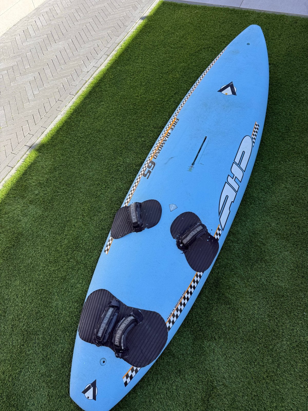 AHD Free Diamond 65 Windsurfplank, Watersport en Boten, Overige merken, Met voetbanden, 250 tot 300 cm, Gebruikt