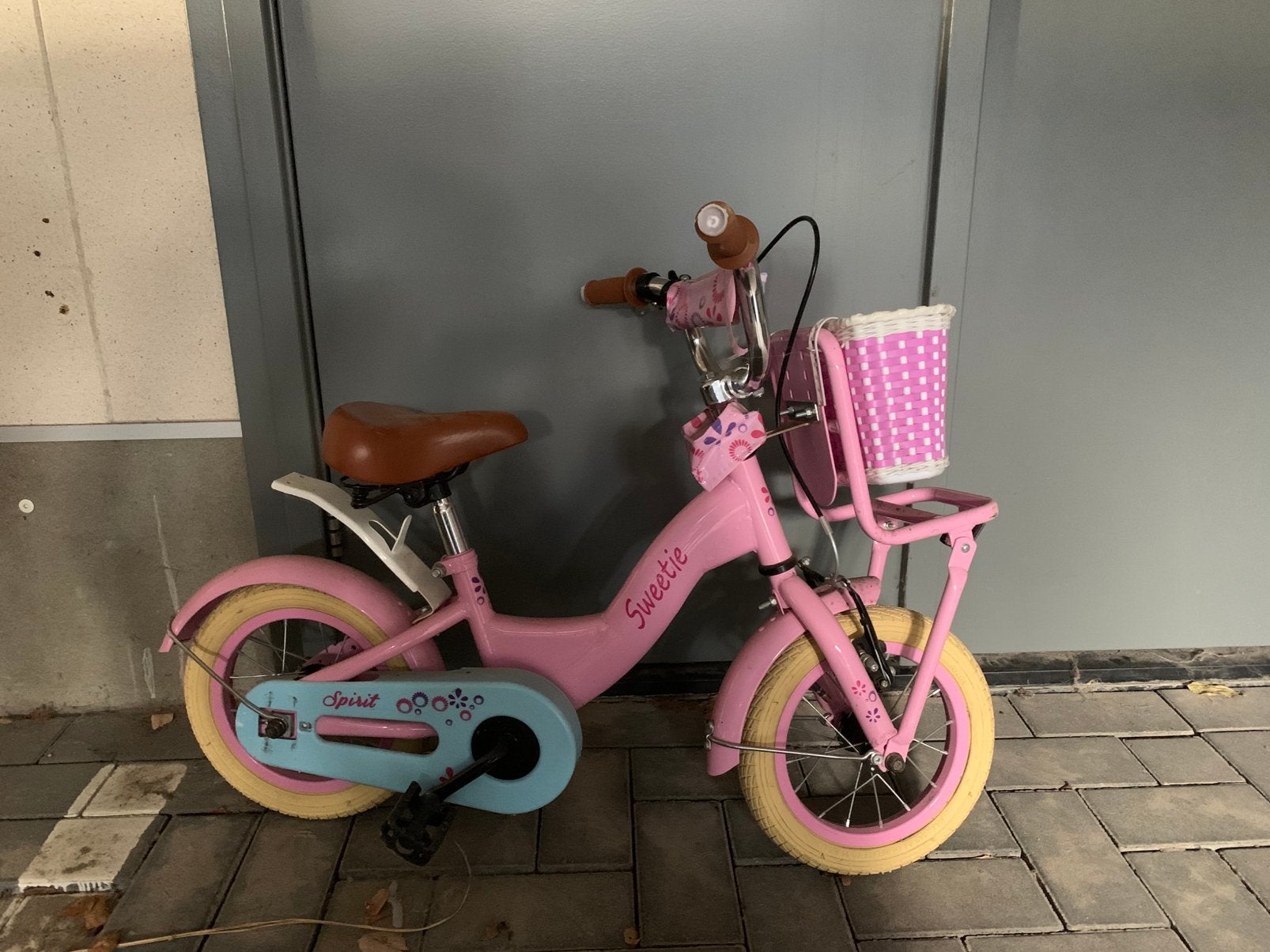 Heel mooi roze, peuterfietsje, Ophalen, Terugtraprem, 14 inch of minder, Handrem