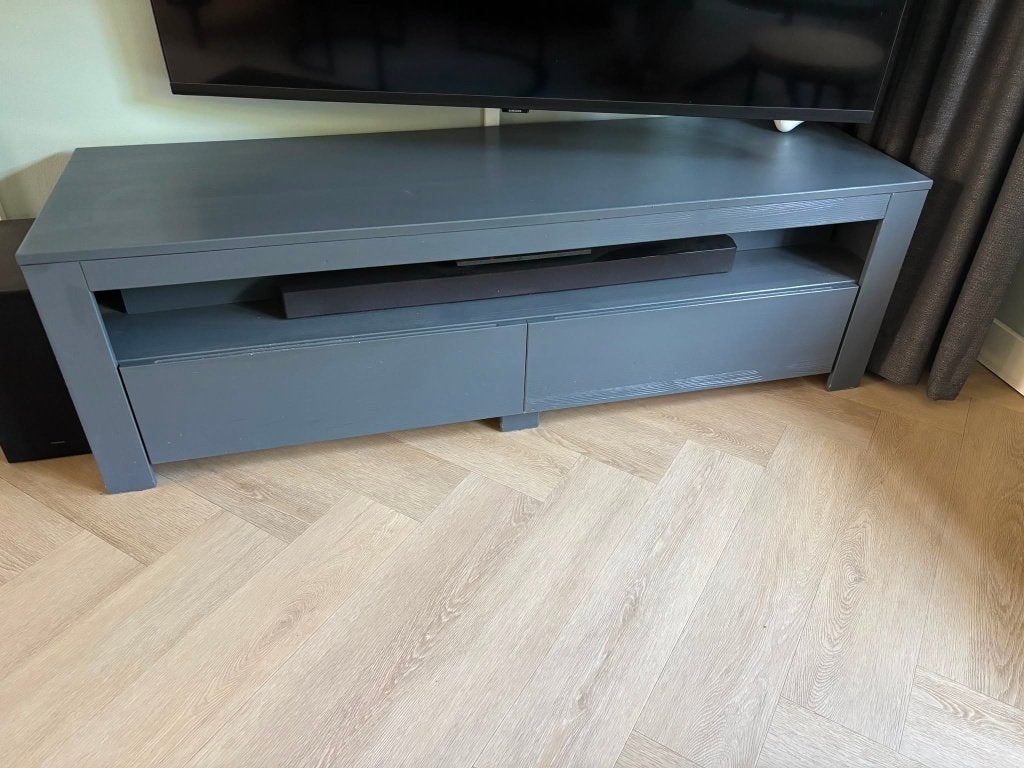 WOOOD TV-meubel - Grijs 150x44x46 cm, Huis en Inrichting, Kasten | Televisiemeubels, Ophalen, Minder dan 50 cm, Gebruikt, Minder dan 100 cm