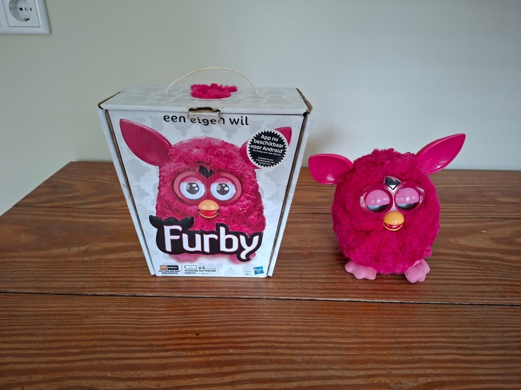 Roze Furby uit 2012, Ophalen of Verzenden, Gebruikt