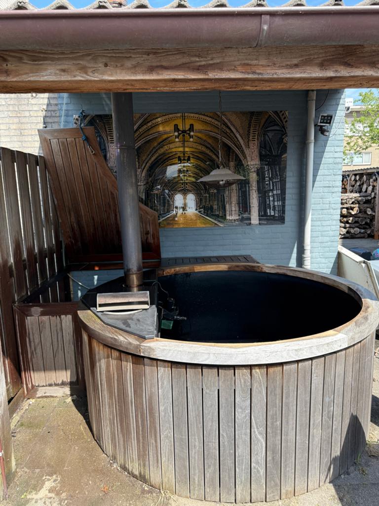 Houtgestookte jacuzzi met kachel en toebehoren, Ophalen, Gebruikt, 200 tot 300 cm, Rond