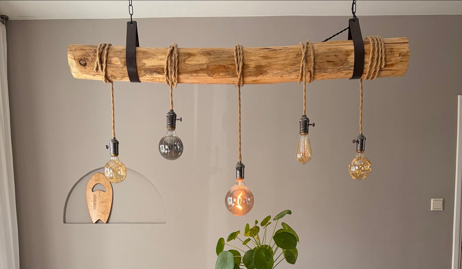 Robuuste boomstam hanglamp met leren banden, Ophalen of Verzenden, Nieuw, Hout, E27 (groot)